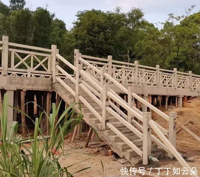 预算|仿古水泥护栏，仿木纹水泥栏杆图片，水泥仿木纹护栏厂家价格预算！