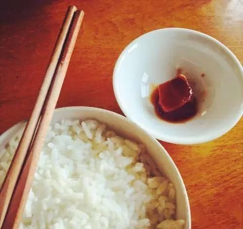 想吃腐乳不用买，5步在家做，5块钱做了一大罐，佐粥下饭，贼香