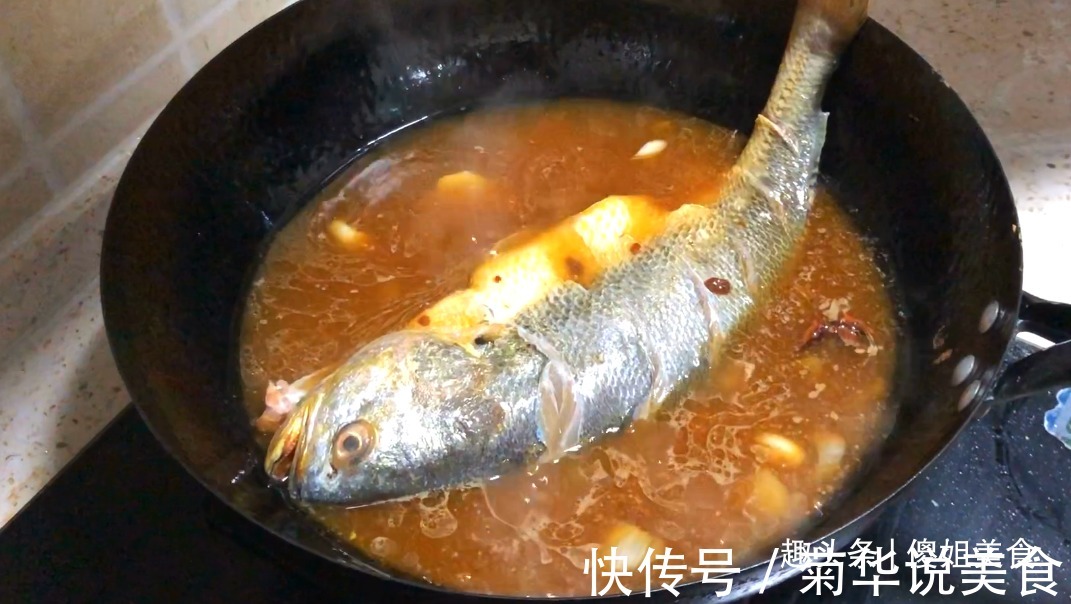 入秋后,碰到此鱼我必买,肉厚刺少营养极高,炖一锅鲜香又滋补
