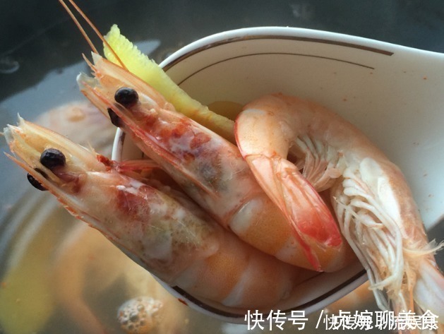 保存大虾,直接冷冻是大错!渔民教你1招,1年不坏,和鲜虾一样鲜
