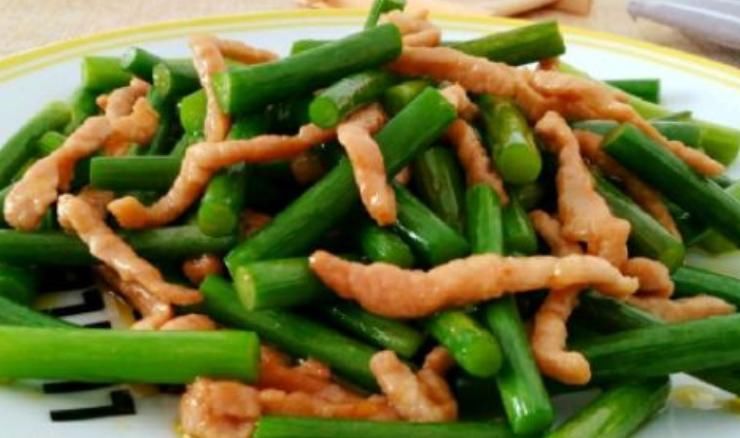 简单好吃香气十足，富有营养又不油腻，可以经常做给孩子吃呢