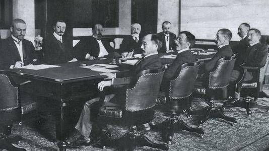 大使|两位外国大使访问日本，一个差点被砍死，另一个差点被枪杀