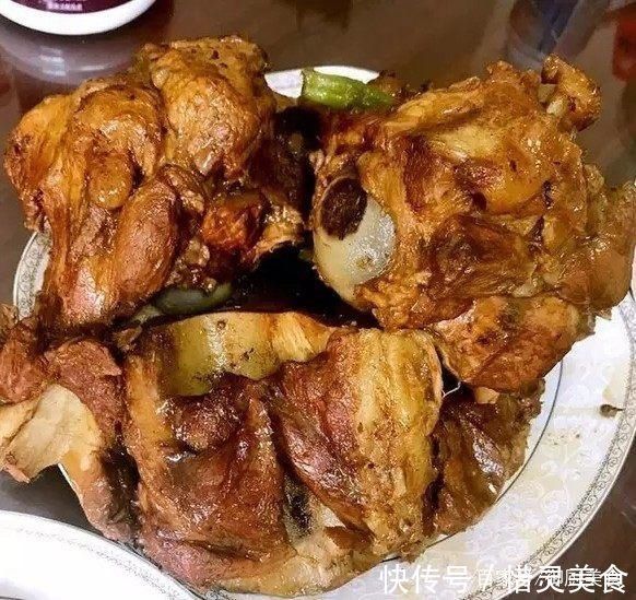 特色菜|老婆天天就馋这道菜，才10元1斤，比排骨还香，炖一锅都不够吃！