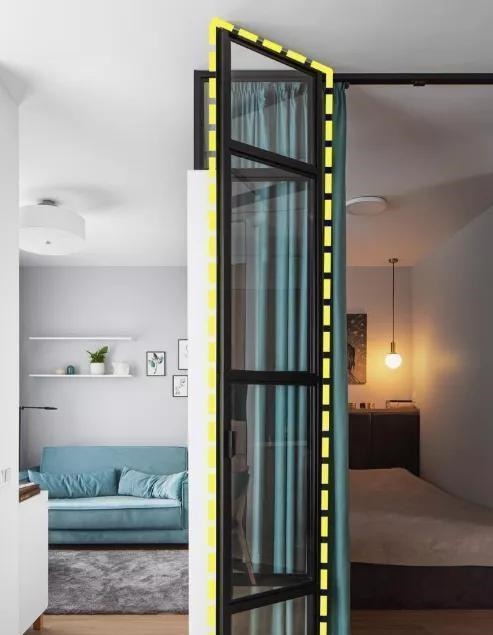 卧室|客厅一分为二当卧室,用玻璃折叠门做隔断,聪明人都这样设计了