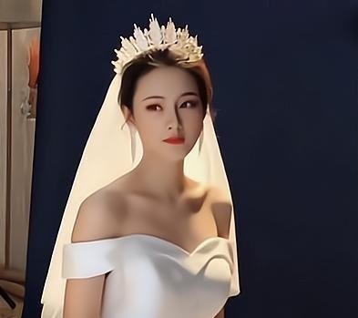 婚礼现场|化妆间里的“新娘”火了,抬头一瞬惊艳网友