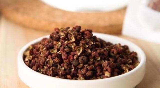 不管炖什么鱼，都别放“它”，不然鱼腥味会锁里，汤难喝又浑浊