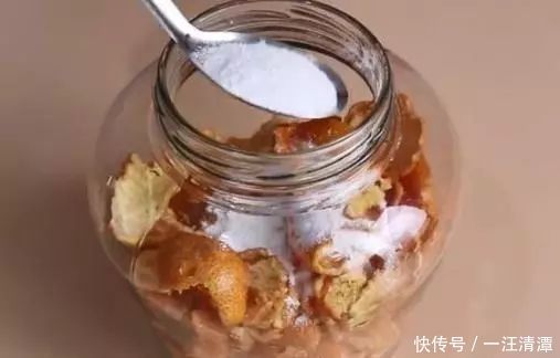 洗碗太费劲?偷学家政阿姨一招,用“它”立马干净,还去污不伤手