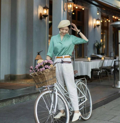 配饰|三木就是厉害，一身Zara单品也能穿出高级感，论时髦混搭就没输过