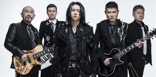 摇滚乐队|40岁张淇，Solo17年不火，加入黑豹8年不红，冤还是不冤？