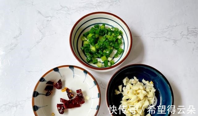 鲜香|美味不输小吃的干煸豆腐,鲜香可口,在家可以轻松制作!