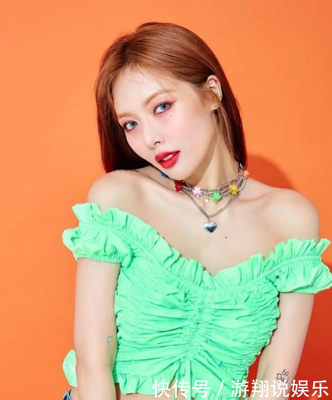 告别冬季沉闷,娜扎热巴都在画彩色眼线,个性又吸睛,时髦精必备