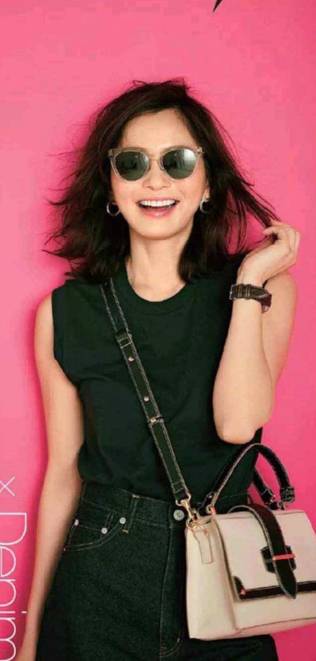 半袖|今年“半袖T恤”已经失宠,换成无袖T恤更吸睛,随性休闲又有个性