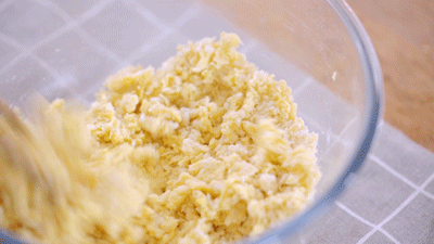 早晨来一碗小米南瓜卷，大人小孩都爱吃