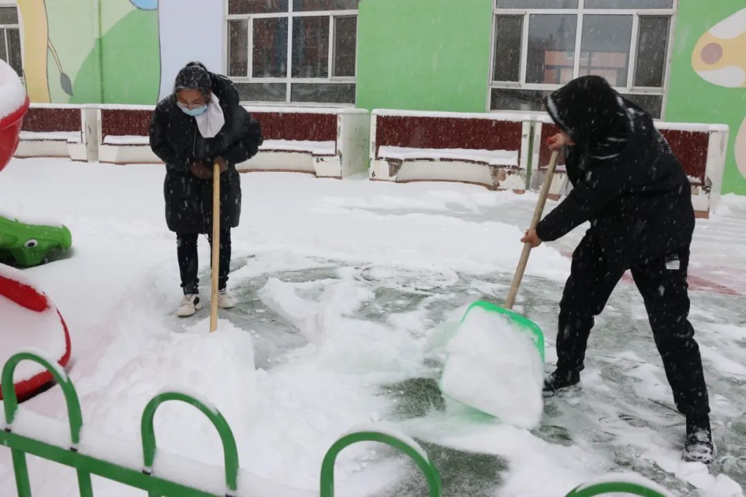 第二专科医院|鹤岗市第二专科医院开展“以雪为令保畅通，志愿服务暖人心”志愿服务活动