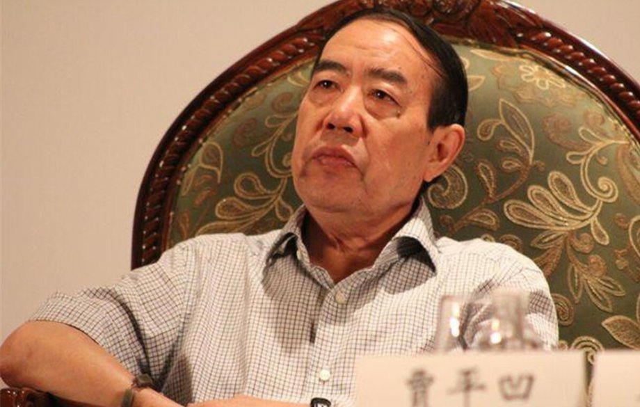 丝袜@贾平凹:她们丝袜破了几个洞,穿着廉价内衣,却打扮得花枝招展