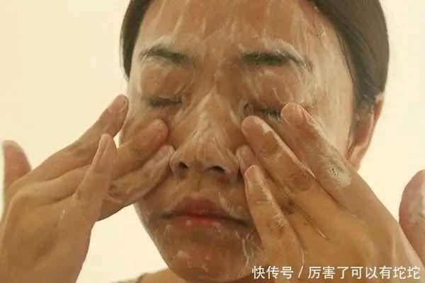 神经元|老得慢的女人,生活中常做的4件事,学会了,你也比同龄人显年轻