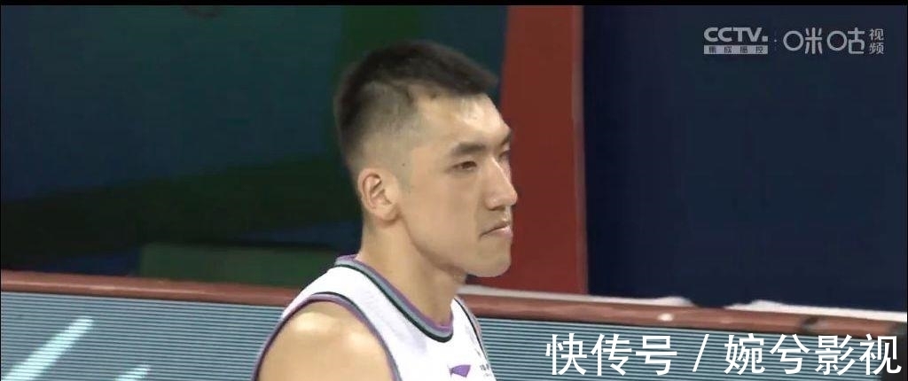 吉伦沃特|陶汉林半场砍下两双,吉伦沃特首发出场,山东男篮43-46江苏队