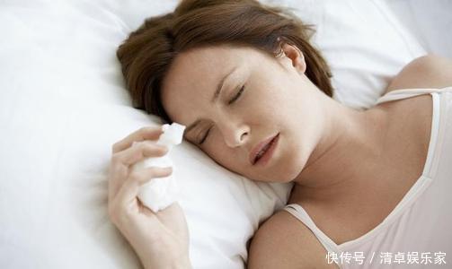 母乳|母乳妈妈感冒，宝宝还可以喝母乳吗医生告诉你真相