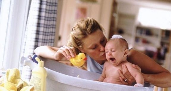 宝妈|给宝宝洗澡时,尽量避开这些时间,为了孩子健康,宝妈了解下