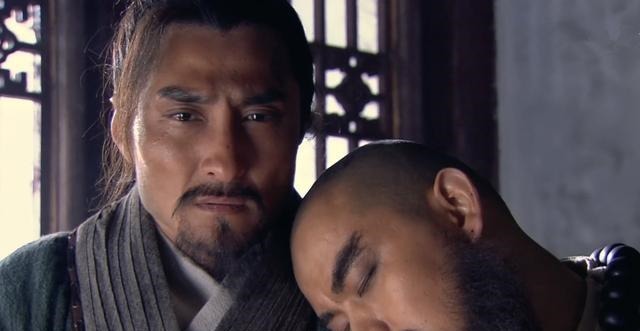 林冲出妻卖友,鲁智深和他梁山相聚,只是淡淡地说了2个字