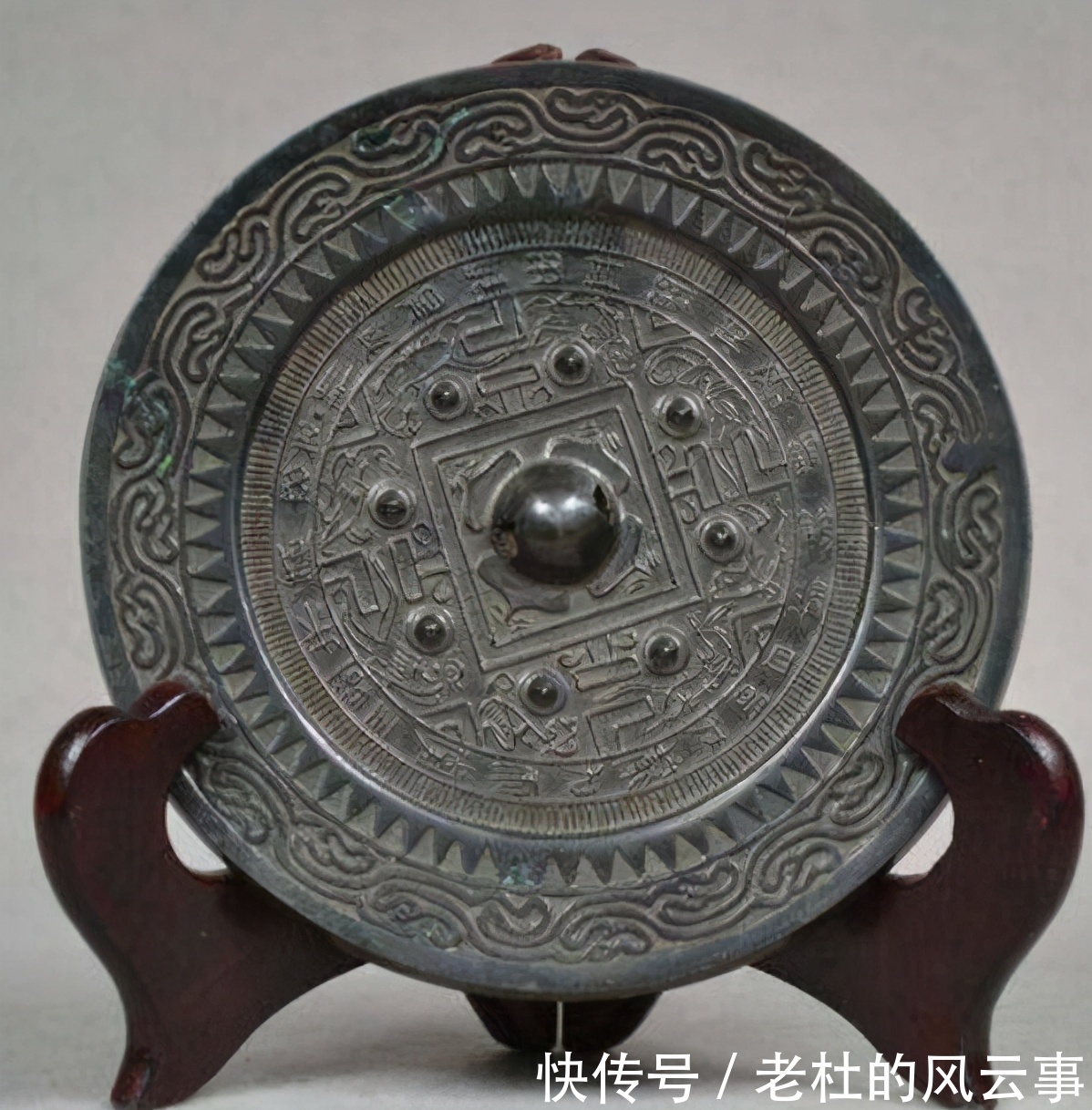 博物馆展览铜镜,为何只展示背面原来还有这样的意思