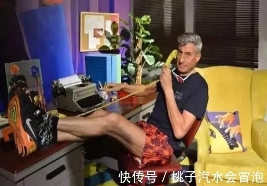 莫瑞吉奥·卡兰特$价值85万的艺术香蕉,展览时被1游客意外吃掉,最终结局怎样?