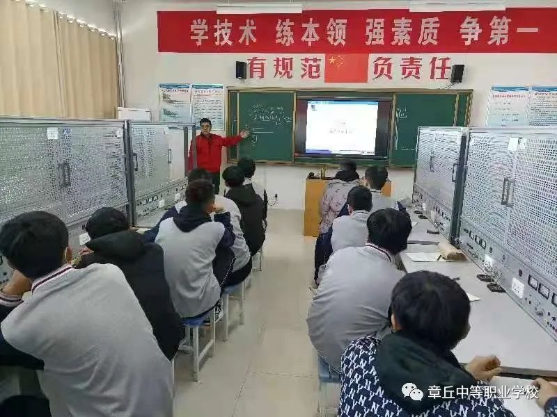 校企合作研发中心正式吸纳首批21名学员