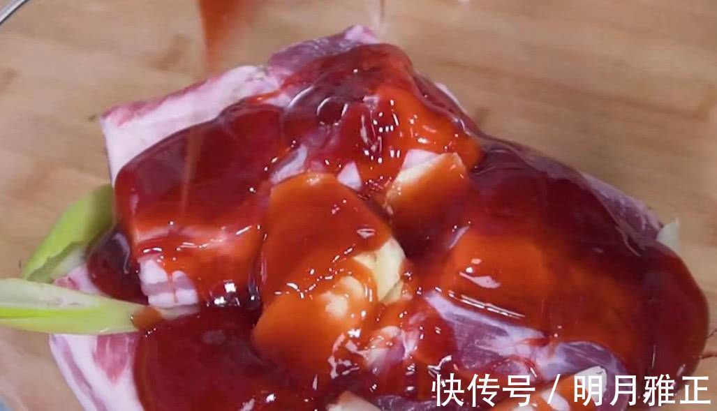 加油|把3斤五花肉扔进电饭煲,不加水,不加油,比红烧肉香