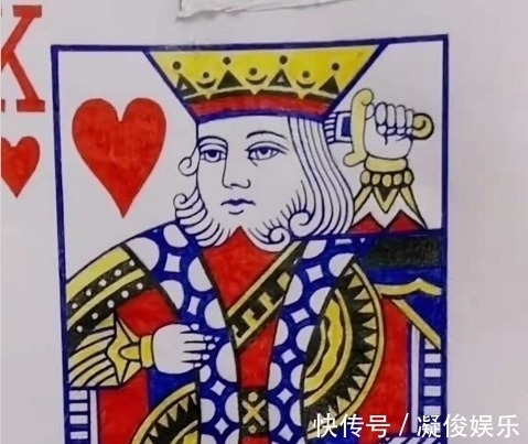 铅笔@小伙拿铅笔画“扑克牌”,开局:技术不达关,完工:可以打牌了!