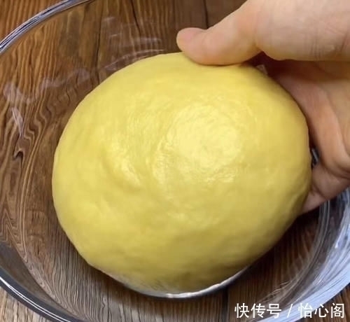 面包不用烤,上锅一蒸就好了,教你在家这样做,比蛋糕店还好吃