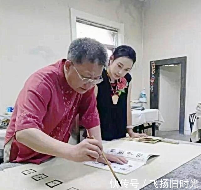 书法艺术!百年一得阁,为何展出刘晓庆低劣书法?还不是无利不起早