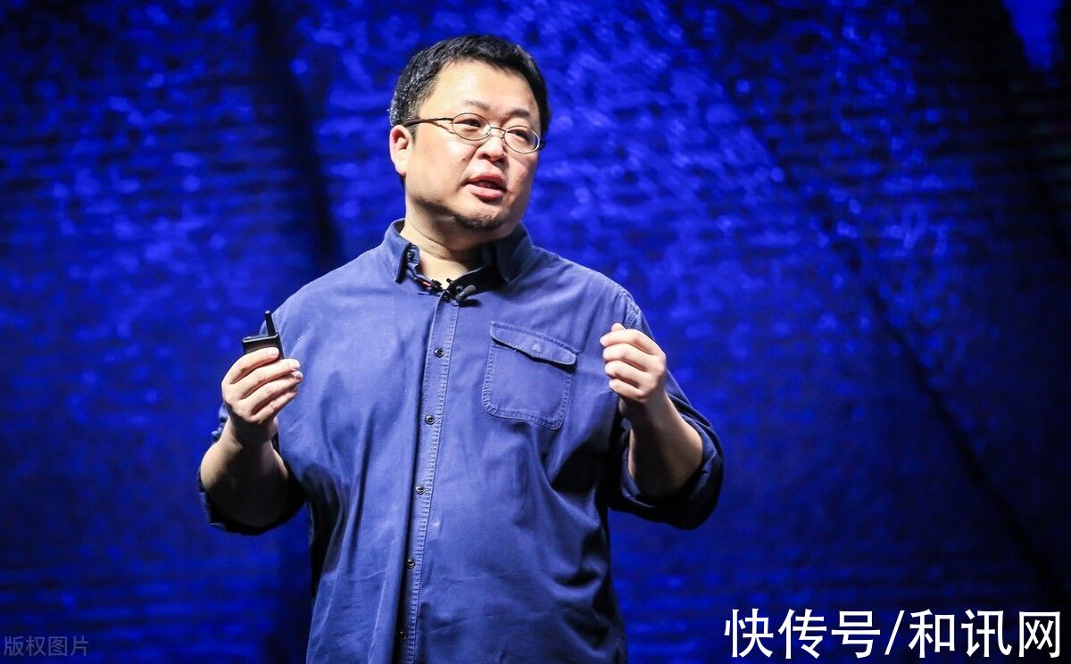 无线降噪耳机|MacBook Pro刘海屏引争议！罗永浩：苹果这十年除了AirPods，其它都更丑更贵更胡来