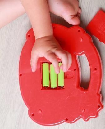 误认为|妈,娃娃又眨眼了,女儿的话妈妈误认为玩笑,奶奶却急忙送医