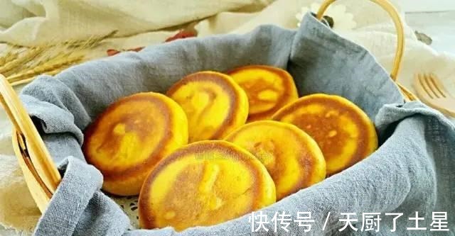 南瓜饼这样做不用油炸，学会了3分钟做一大锅，香甜软糯、零添加！