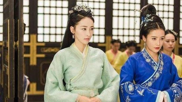 皇后|她是貌美少年,年幼就成为皇后,怀孕之后却被皇帝赐死