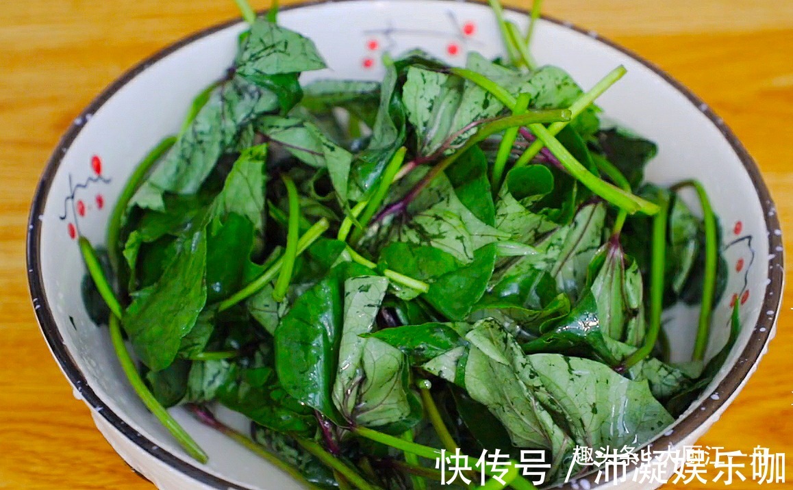 一日三餐|这菜营养极高,很多人只吃叶子,其实茎才是“王者”,不懂可惜了