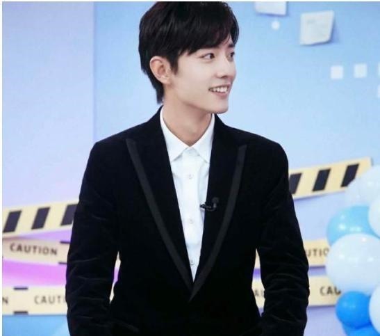 肖战参加活动,被质疑蹭热度,仔细一看却发现黑子在帮他