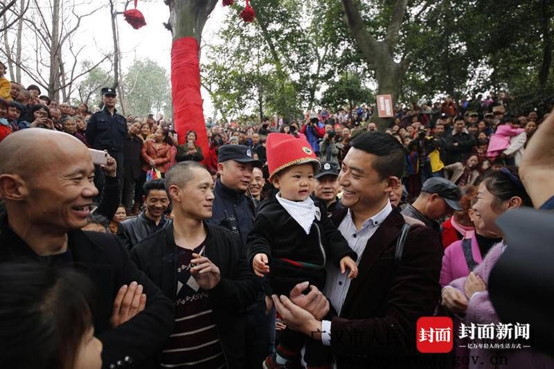 干爹|今日雨水 拉个“保保”以求孩子健康成长｜民俗日历·二十四节气