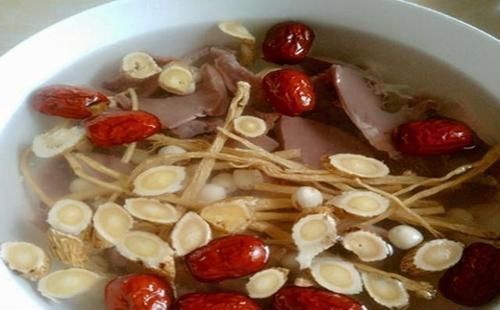 经期|女人“生理期”不能泡脚大夫经期如此做，有助于养子宫