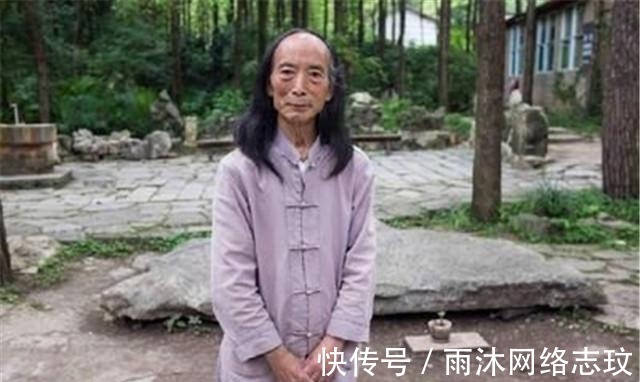 吴萍|他隐居深山修行20年，原以为一贫如洗，却靠一堆石头成亿万富翁