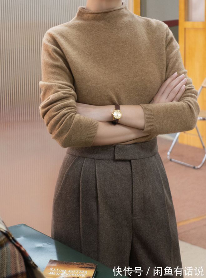 耐磨性|难怪小脚裤失宠了,现在中年女人爱穿“阳离子裤”,百搭又显气质