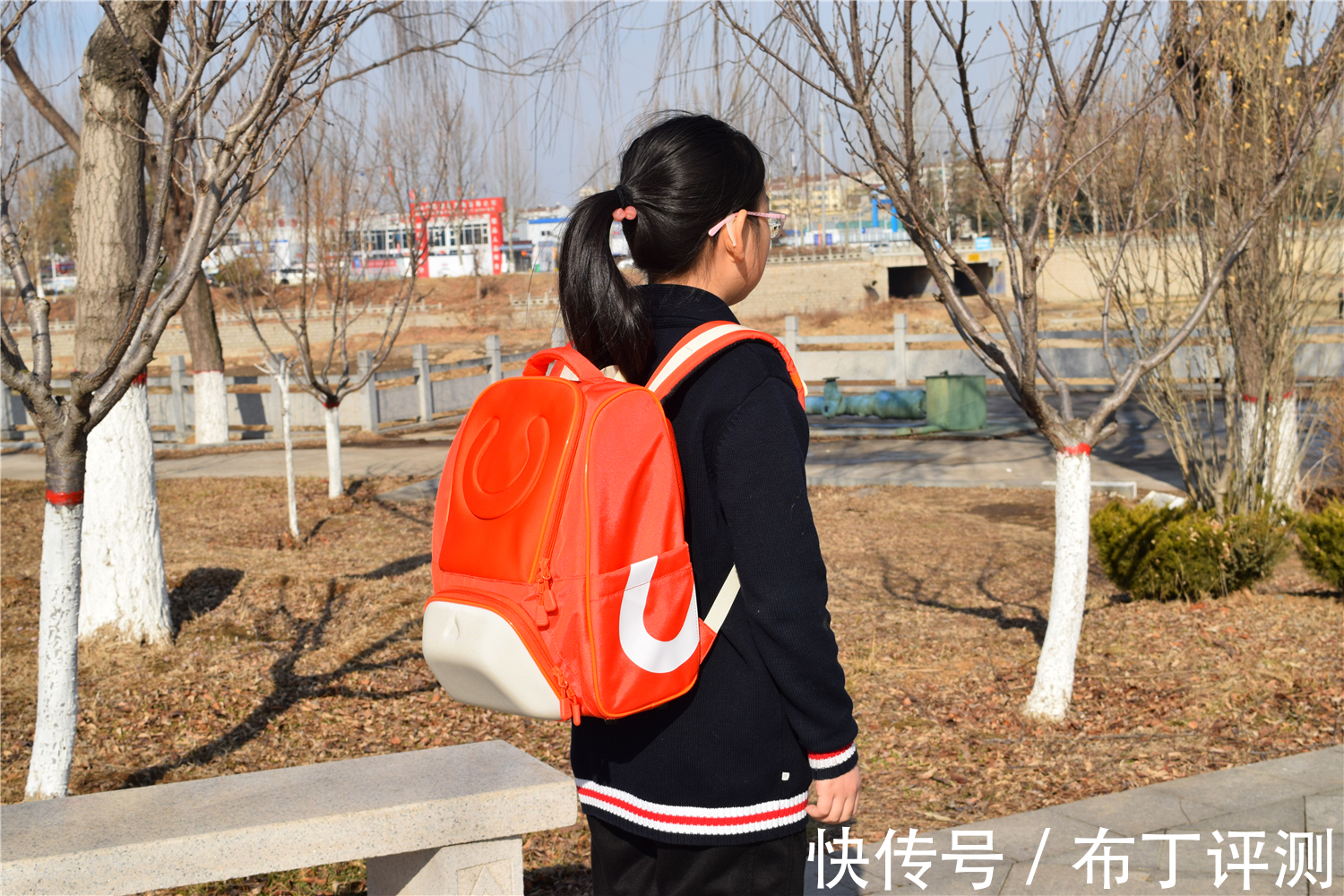 书包|悬浮减重设计,送给孩子更好的开学礼物,能抗菌还能减压护脊!