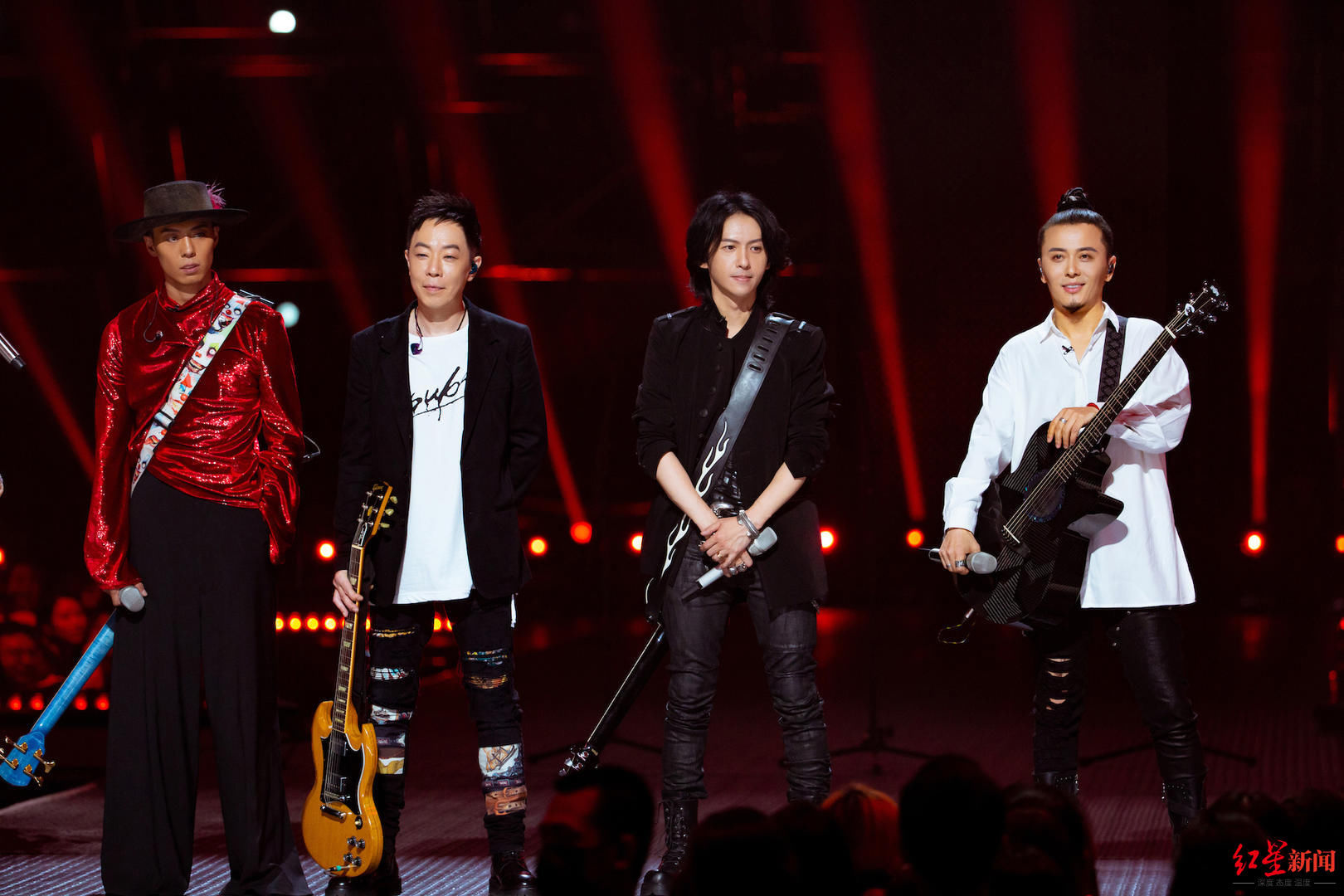 友情岁月|《披荆斩棘的哥哥》正式开播 霍尊与三位哥哥合唱《奔跑》