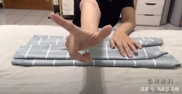 衣柜|折好衣服，是收纳第一步!小姐姐手把手靠这招，教你衣柜再放50件