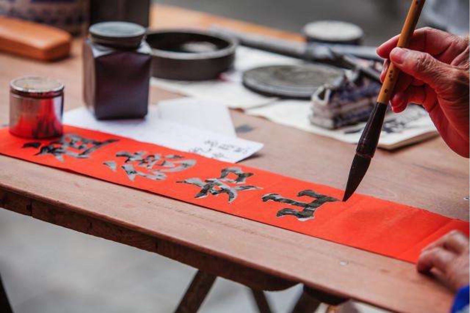 有才#上联:“小偷偷偷偷东西”,网友纷纷给出下联,全都太有才了