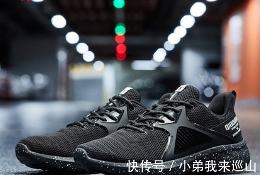 马拉松 外国游客在中国疯抢“国产跑鞋”,遭国人吐槽,外国人带回国长脸!