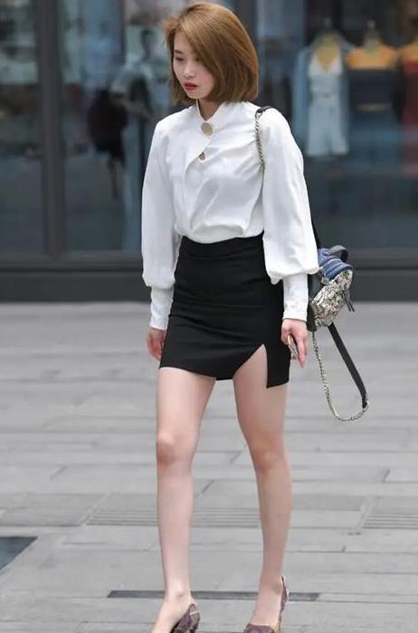 街拍:时尚的酒红色瑜伽裤,小美女穿起来清爽又减龄,清爽大方