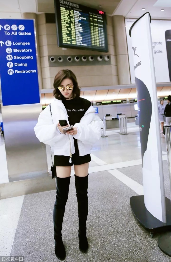 这个冬天,白色羽绒服火了!