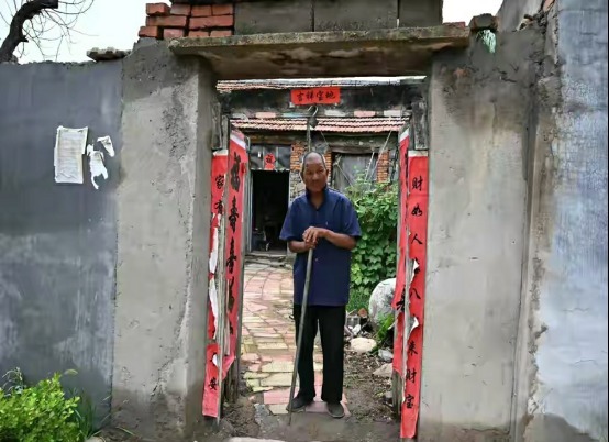 儿孙们|101岁农村爷爷,1天喝半斤白酒,生活方式奇特,逢人便讲长寿经验