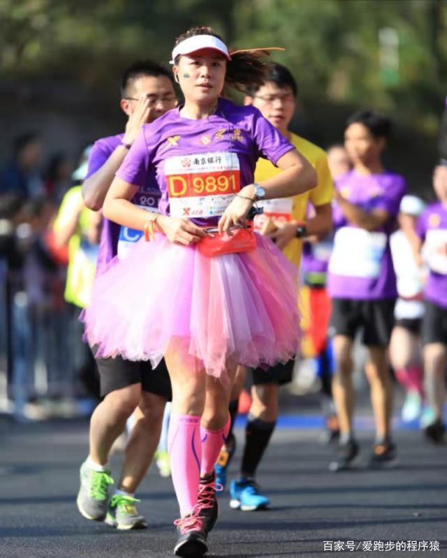 跑步|跑者要“量力而行”长距离跑完,别“急”着排酸跑